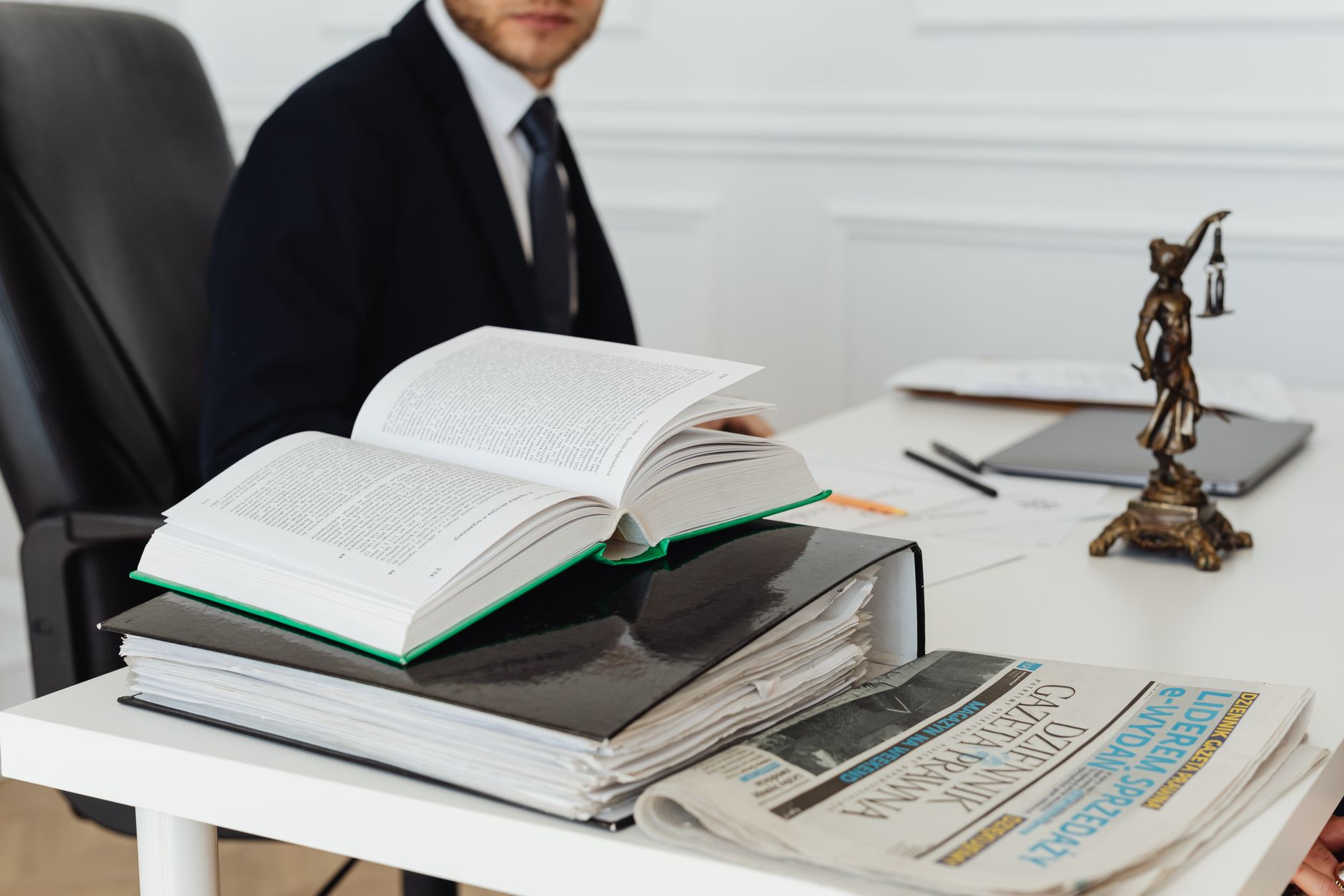 Avocat Tours